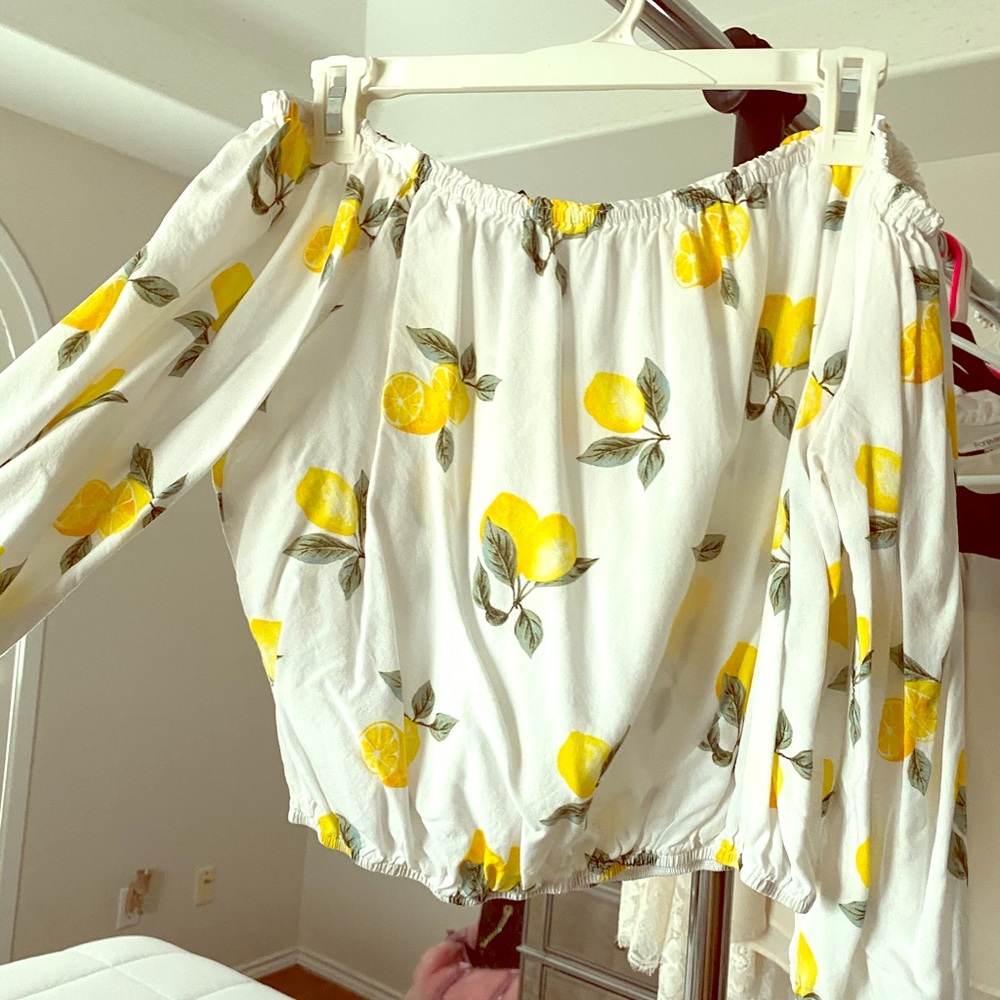 White crop too with lemons